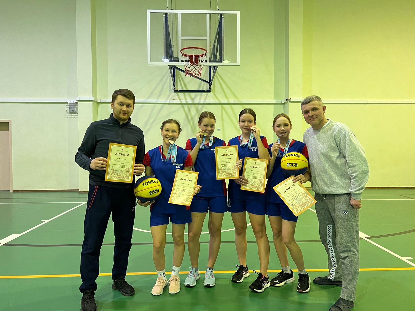 13 февраля в СОШ 158 прошли районные соревнования по баскетболу 3х3.